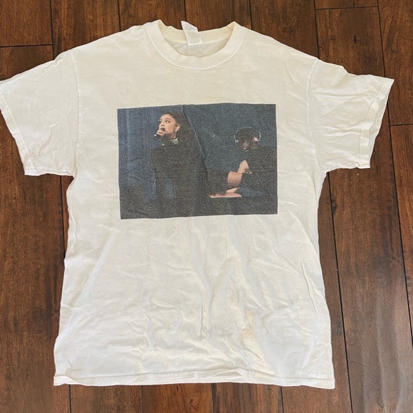 Ariana Grabde Dangerous Woman Tour Shirt - Picture 2 of 2